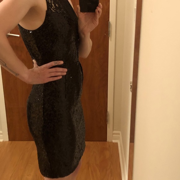 Cocktail sparkle dress with deep lacy V - Picture 8 of 10